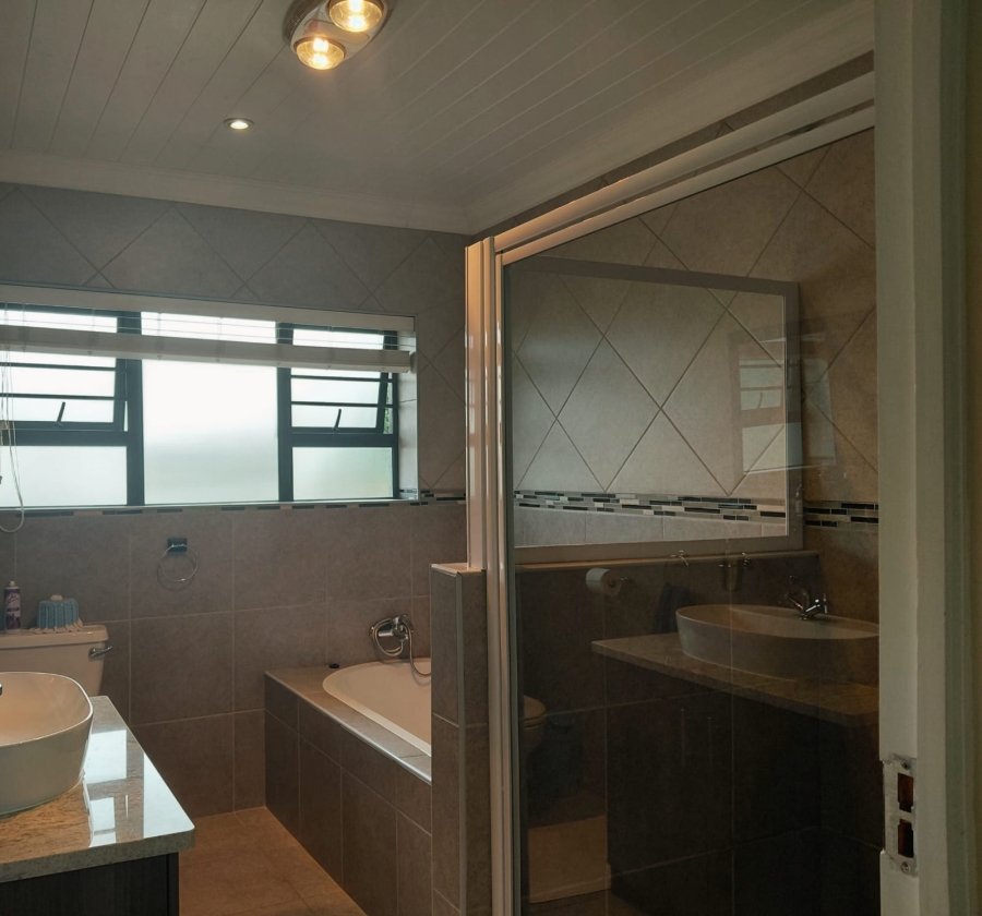 3 Bedroom Property for Sale in Stilbaai Wes Western Cape